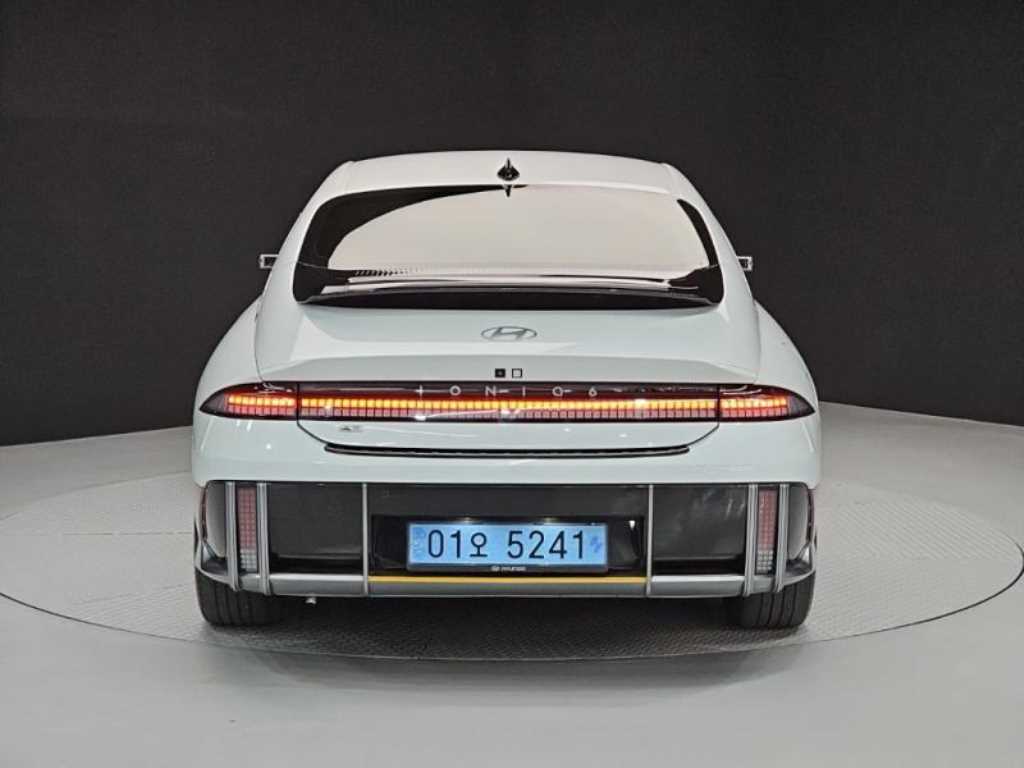 HYUNDAI Ioniq 6 - Vista 4