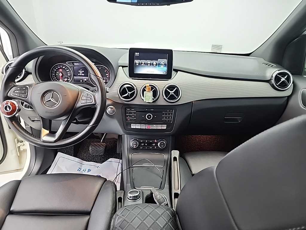 Mercedes Benz B Class (MY B) - Vista 7