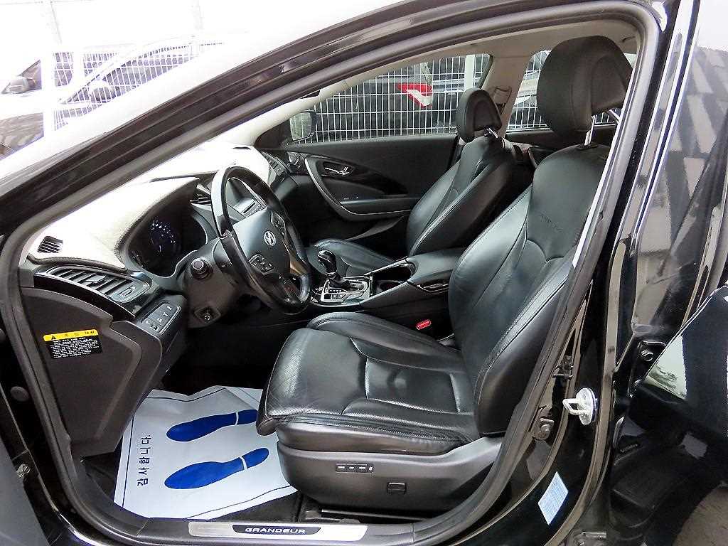 HYUNDAI Grandeur - Vista 5