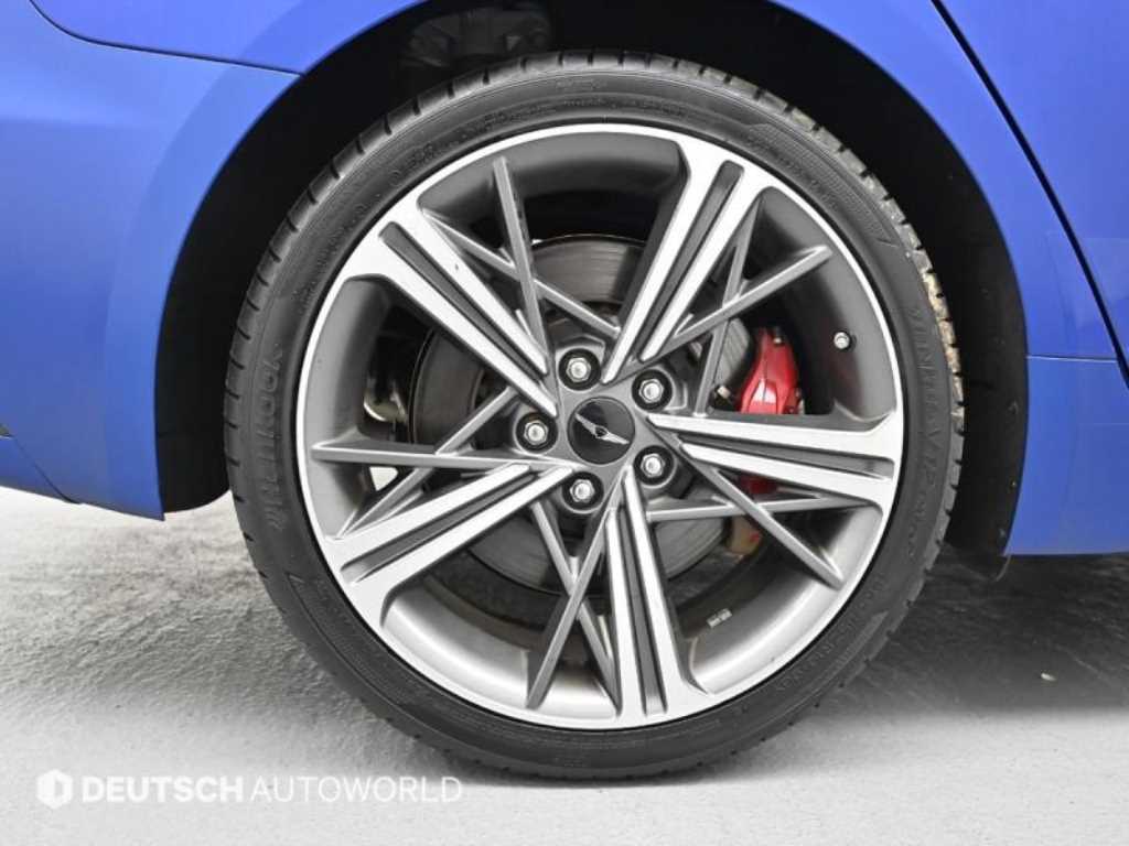 Genesis G70 - Vista 5