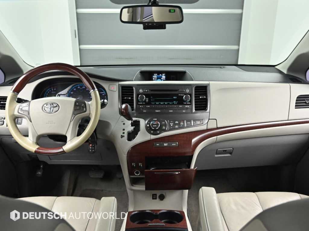 Toyota Siena - Vista 7