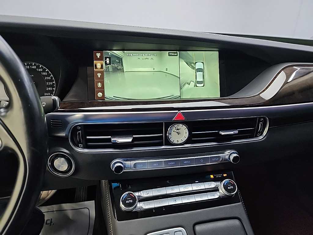 Genesis G90 - Vista 10