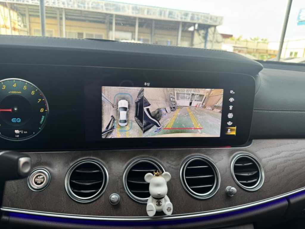 Mercedes Benz E class - Vista 6