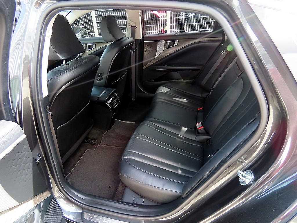 KIA K8 - Vista 6