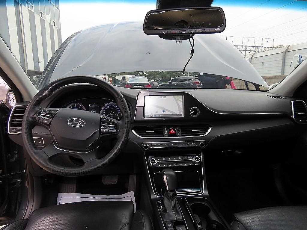 HYUNDAI Grandeur - Vista 7