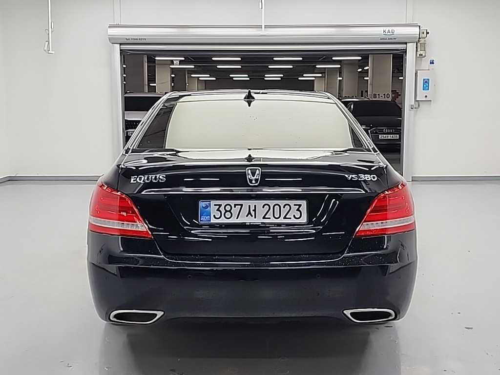 HYUNDAI Equus - Vista 3