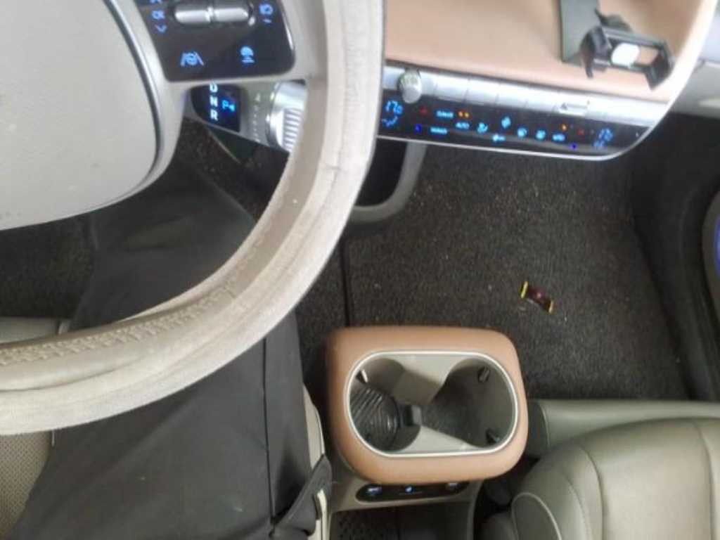 HYUNDAI Ioniq 5 - Vista 8