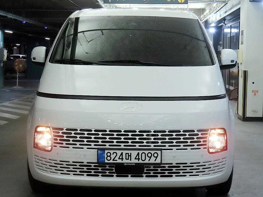 HYUNDAI Staria - Vista 2