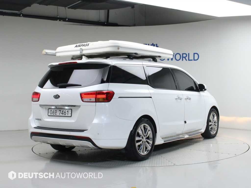 KIA Carnival - Vista 2