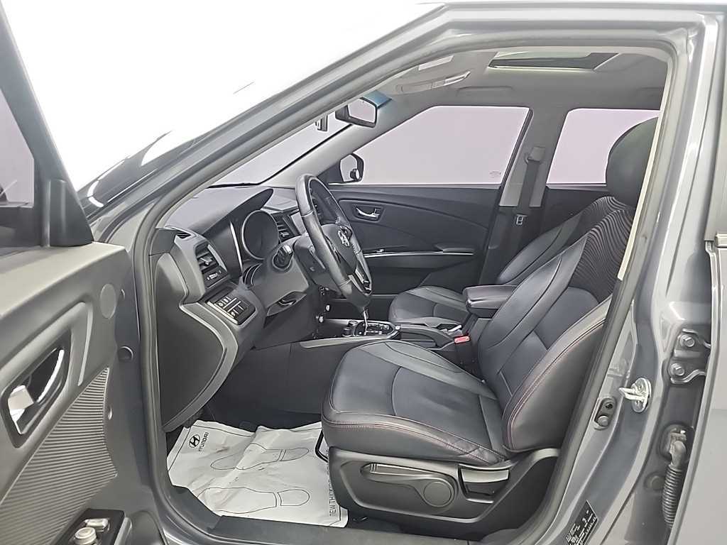 Ssangyong Tivoli - Vista 11