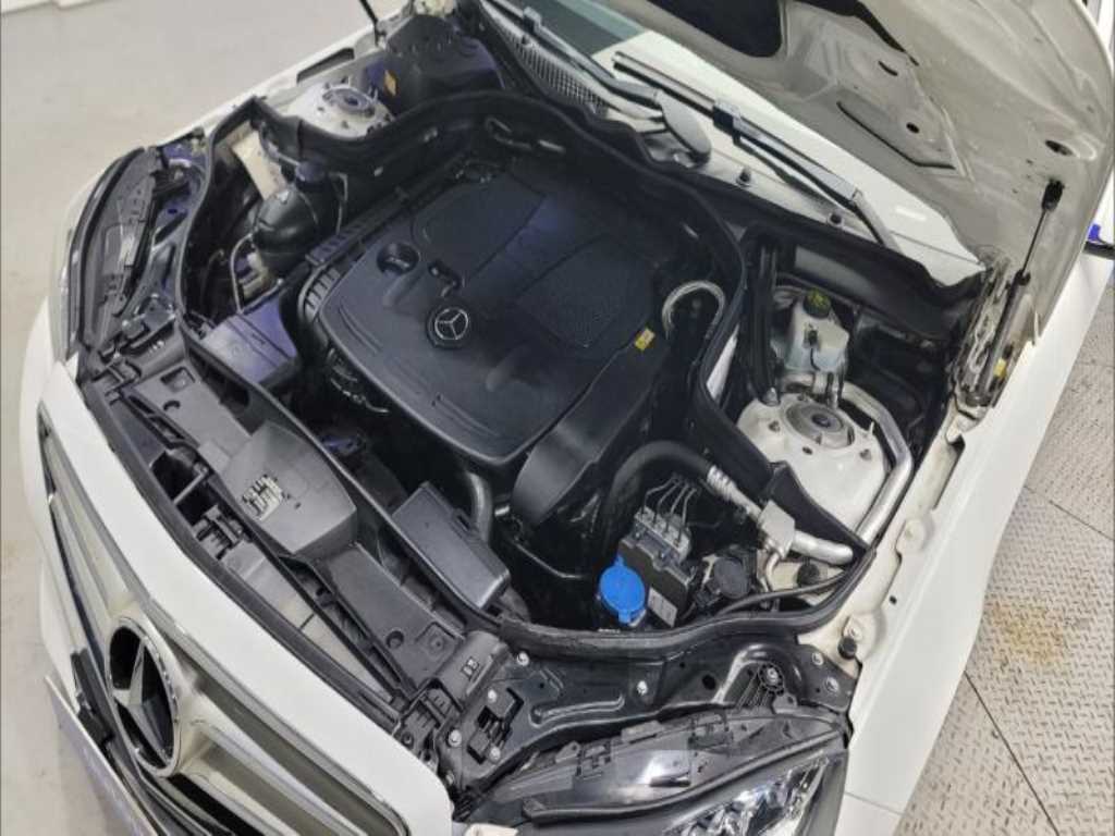 Mercedes Benz E class - Vista 5