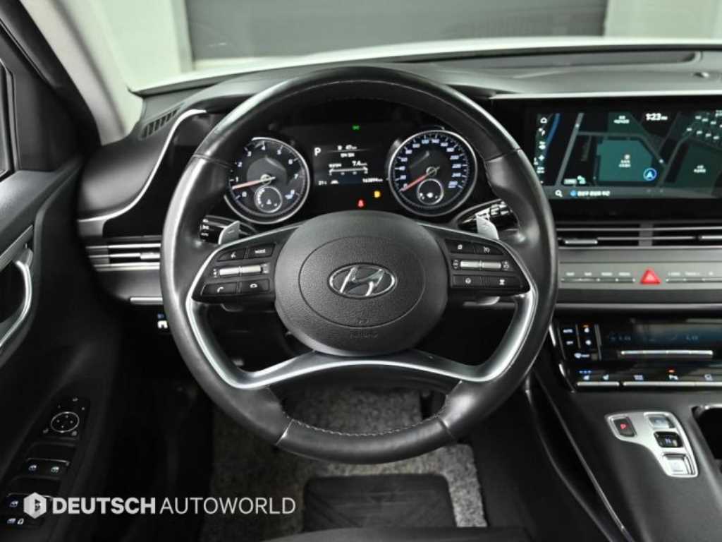 HYUNDAI Grandeur - Vista 12