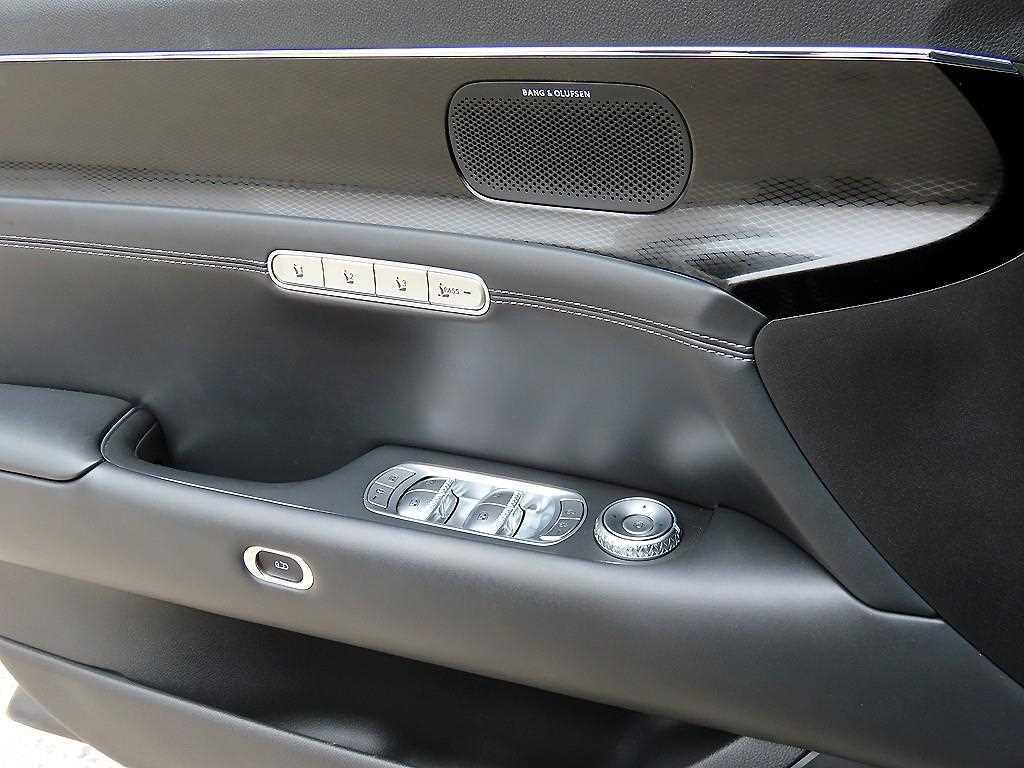 Genesis G90 - Vista 11