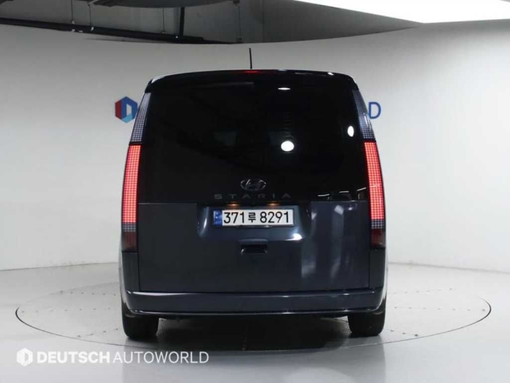 HYUNDAI Staria - Vista 4