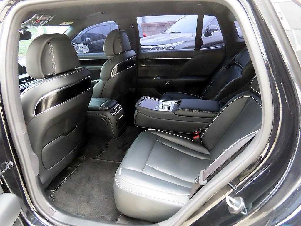 Genesis G90 - Vista 6