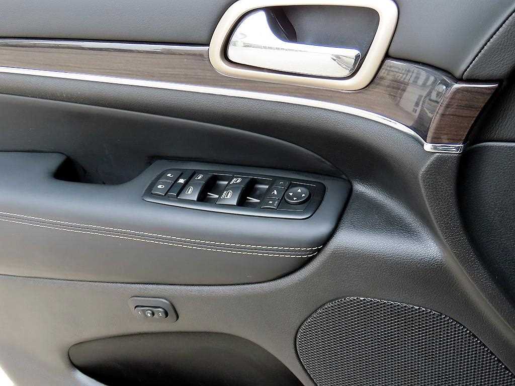 Jeep Cherokee - Vista 11