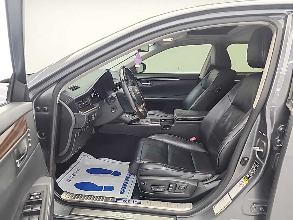 Lexus ES - Vista 11