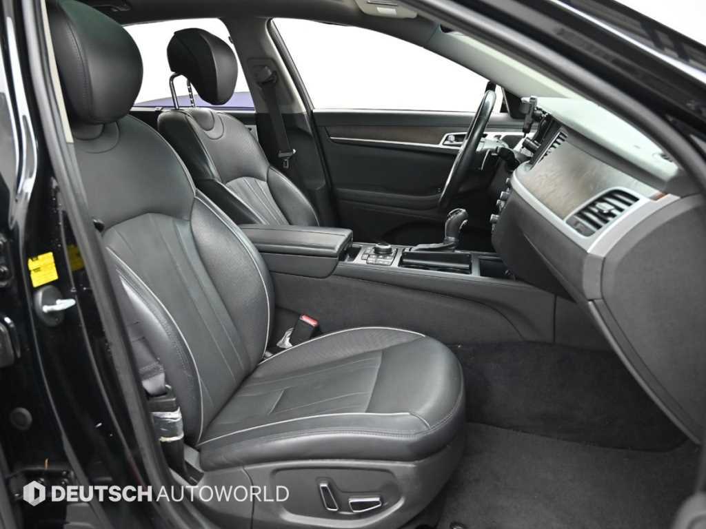 HYUNDAI Genesis - Vista 9