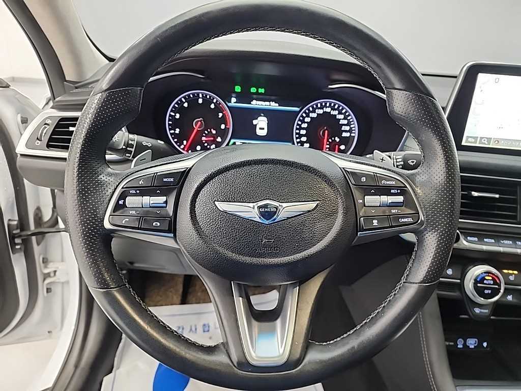 Genesis G70 - Vista 9