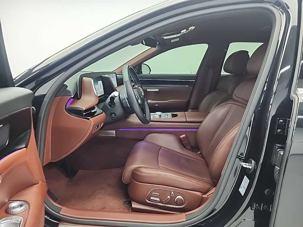 Genesis G90 - Vista 11