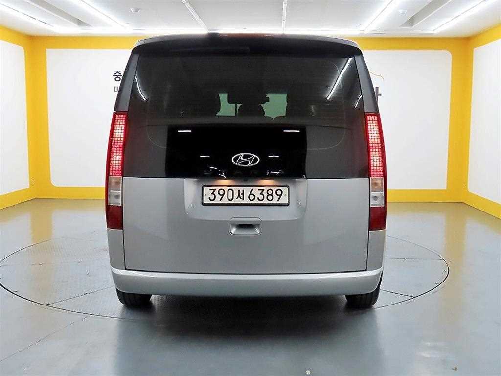 HYUNDAI Staria - Vista 3
