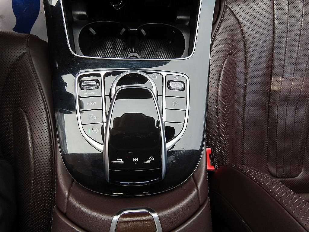 Mercedes Benz CLS Class - Vista 12