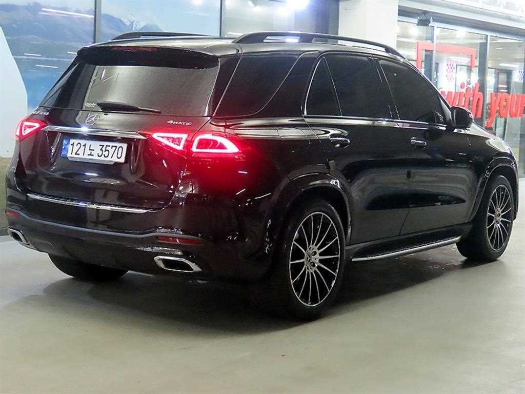Mercedes Benz GLE Class - Vista 4