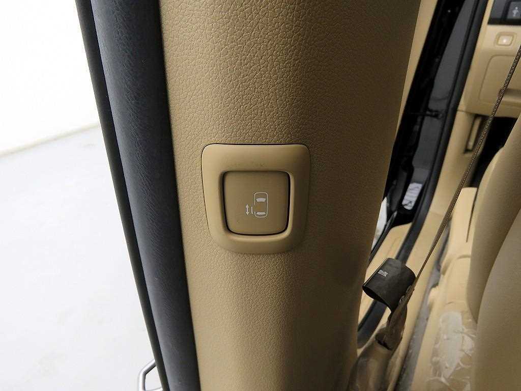 KIA Carnival - Vista 9