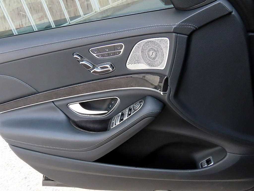 Mercedes Benz S Class - Vista 12