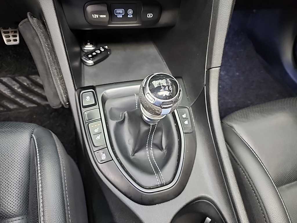 HYUNDAI Veloster - Vista 7