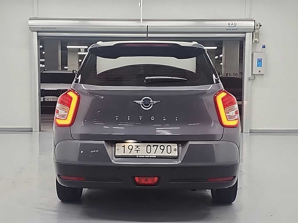 Ssangyong Tivoli - Vista 3