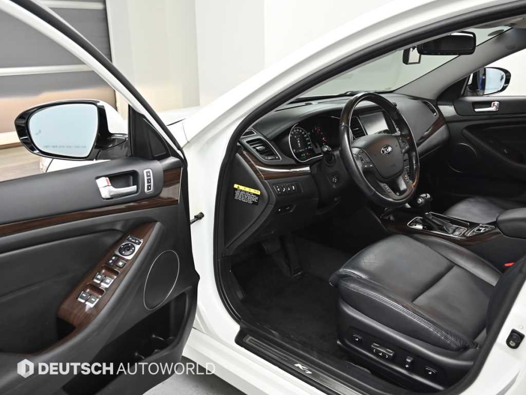 KIA K7 - Vista 10