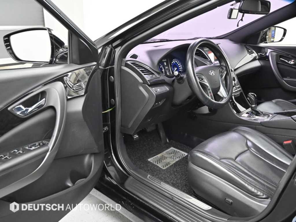 HYUNDAI Grandeur - Vista 11