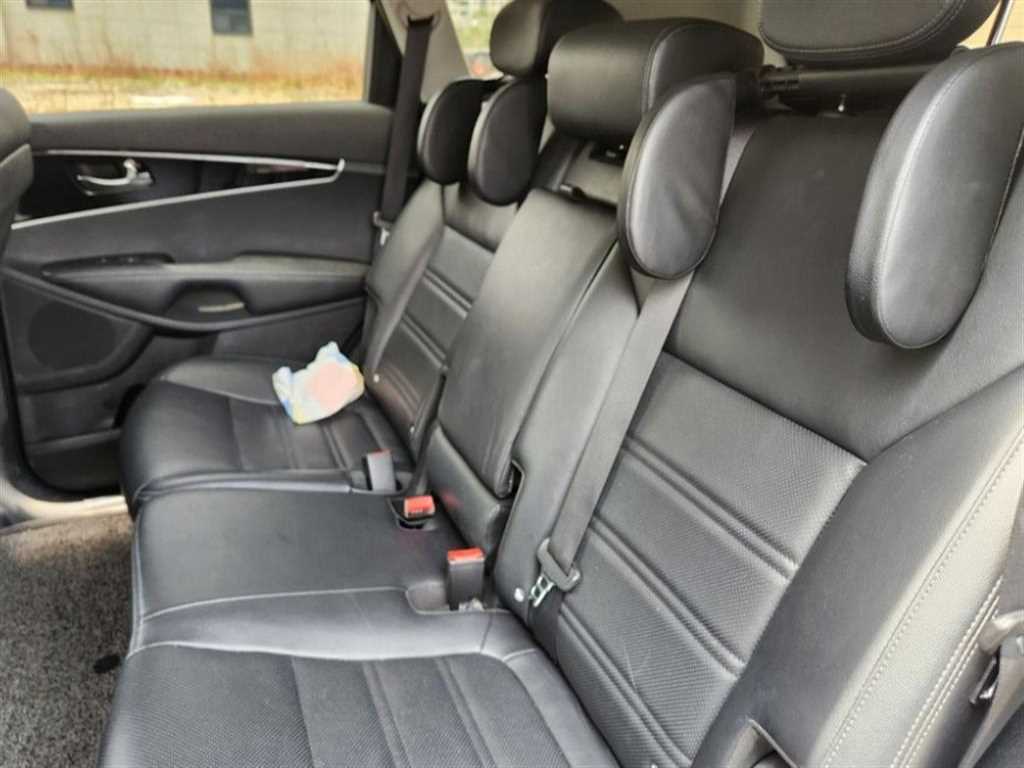 KIA Sorento - Vista 10