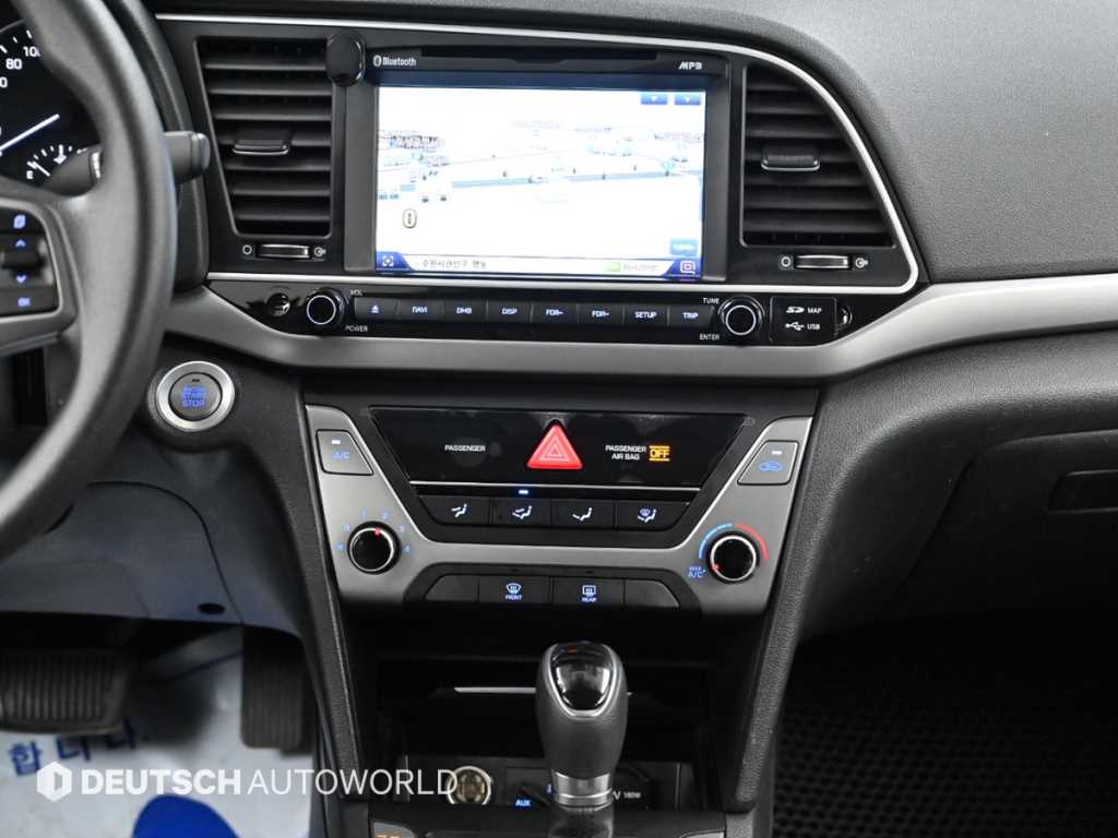 HYUNDAI Avante 2018 Blanco - Importación desde Corea - HF Imports Iquique - Foto 14
