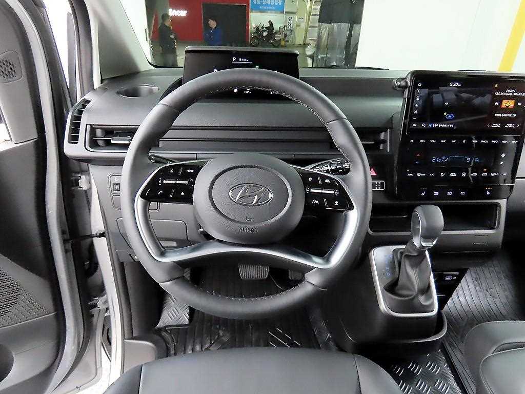 HYUNDAI Staria - Vista 9