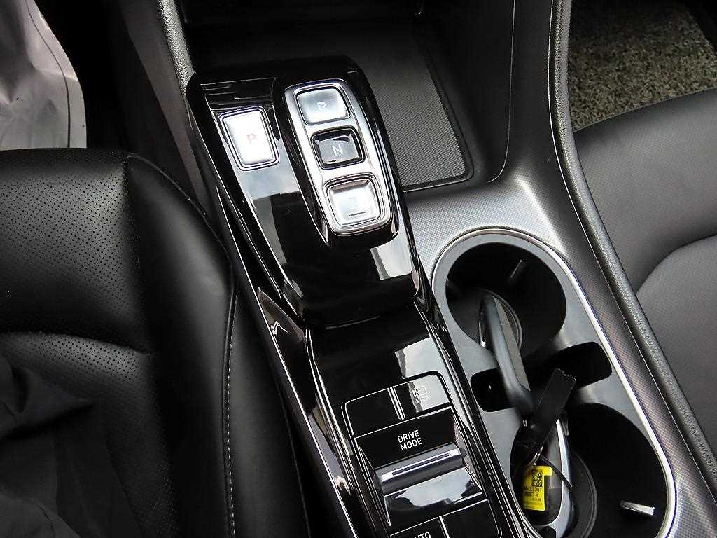 HYUNDAI Sonata - Vista 10