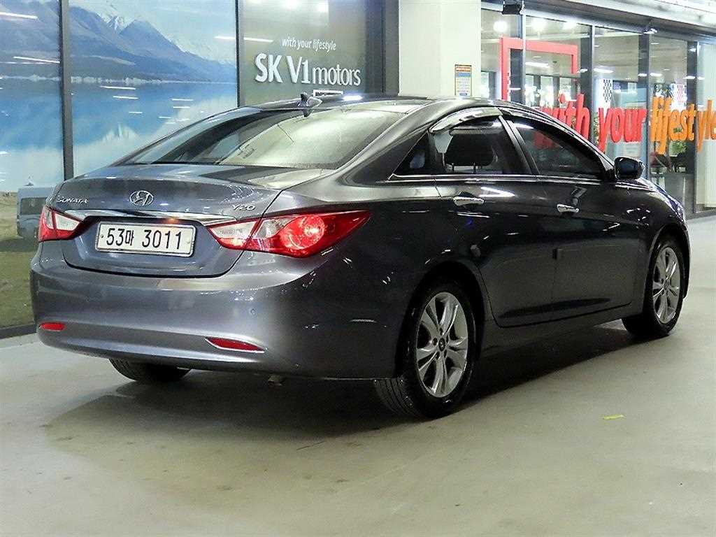 HYUNDAI Sonata - Vista 4