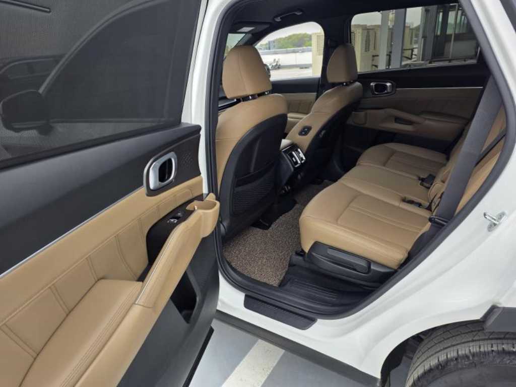 KIA Sorento - Vista 8