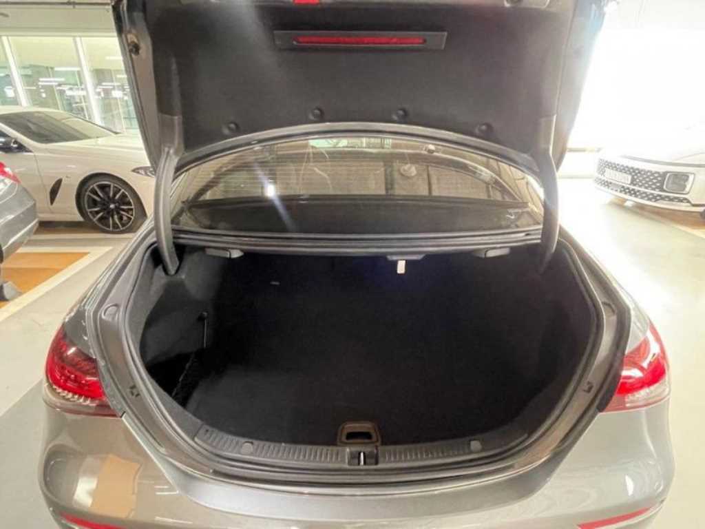 Mercedes Benz E class - Vista 5