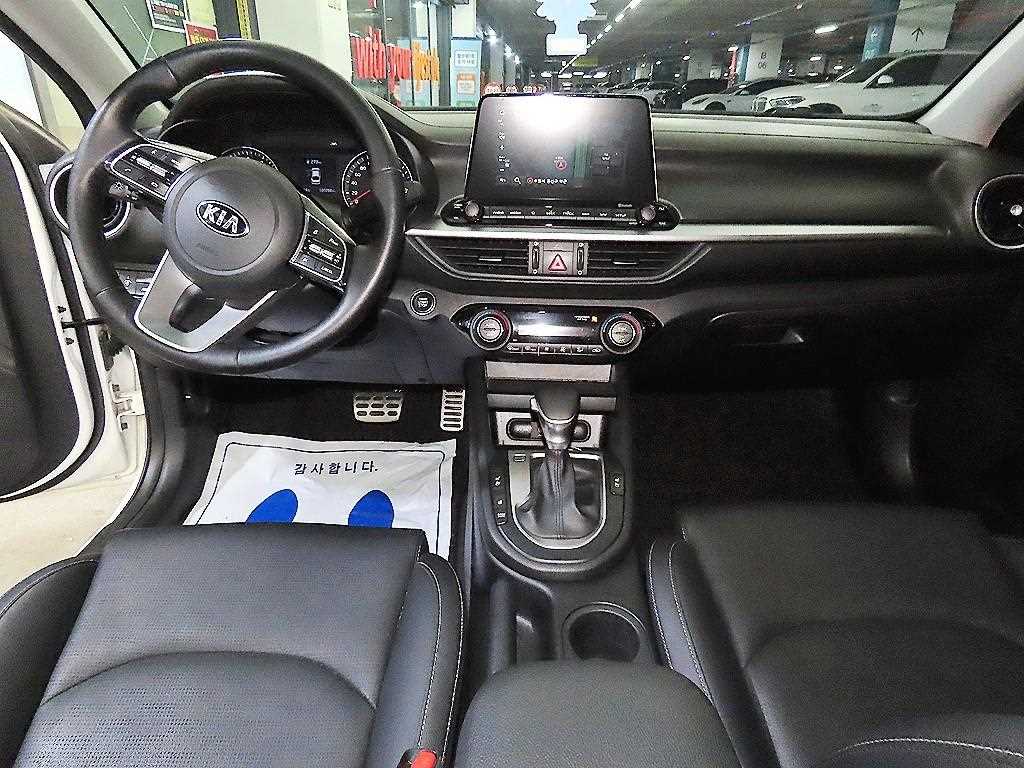 KIA K3 - Vista 10