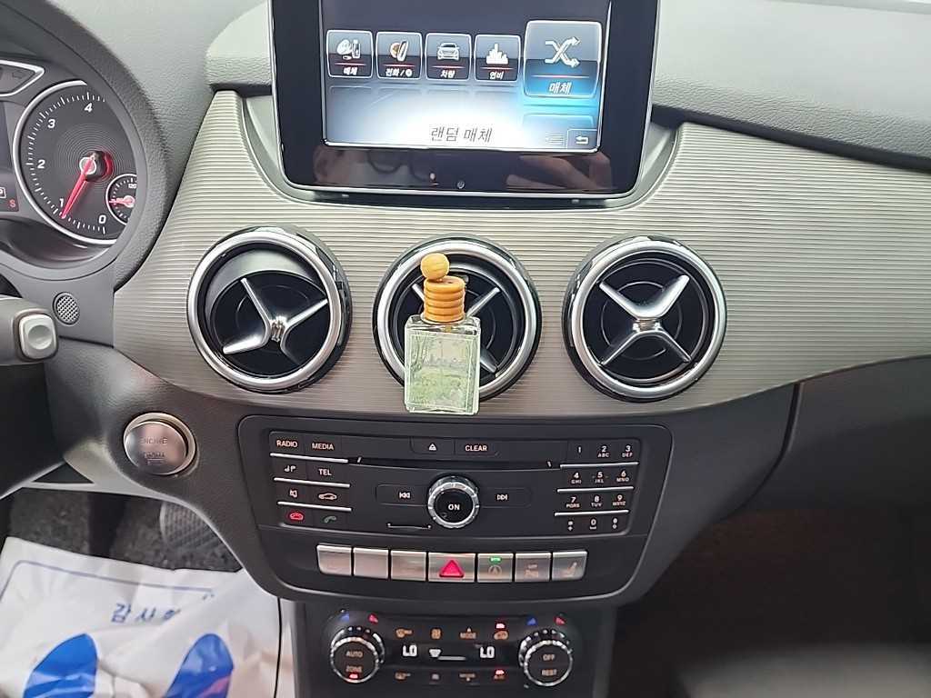 Mercedes Benz B Class (MY B) - Vista 10