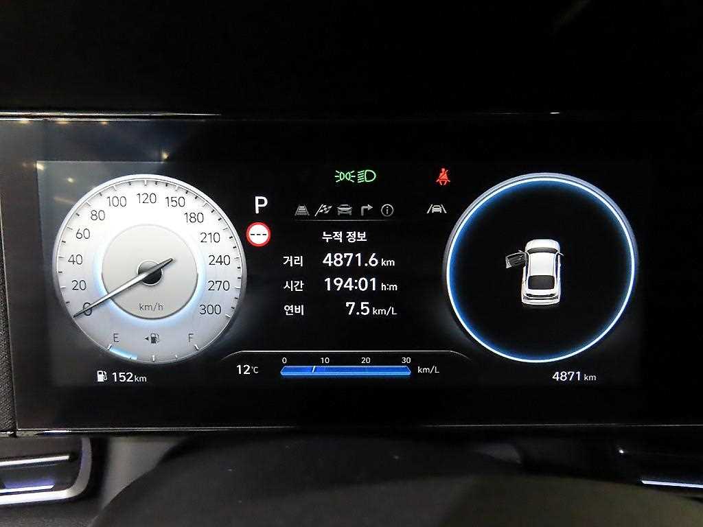 HYUNDAI Avante - Vista 9