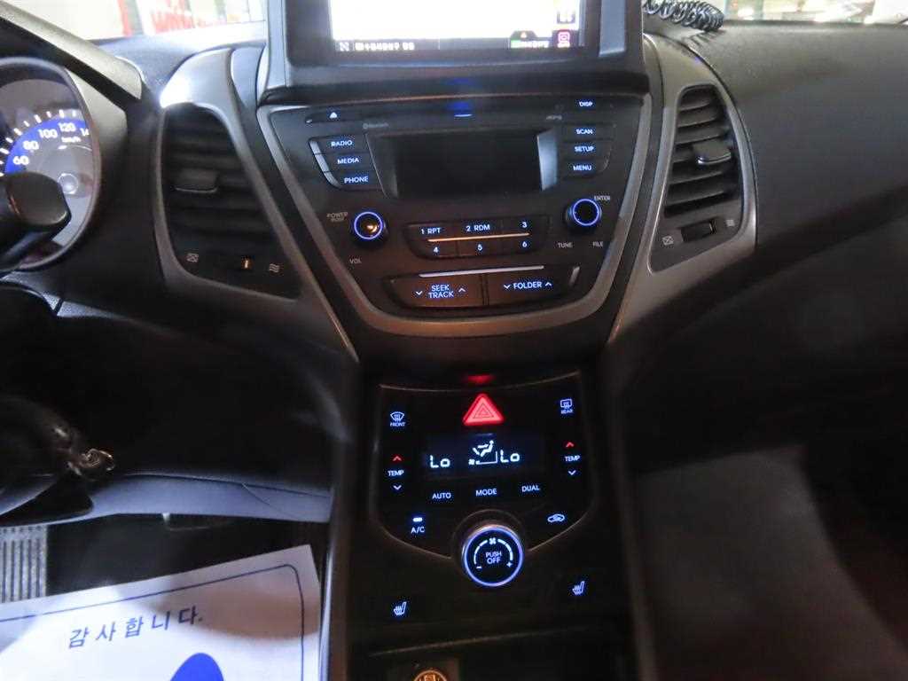 HYUNDAI Avante 2016 Gris - Importación desde Corea - HF Imports Iquique - Foto 13