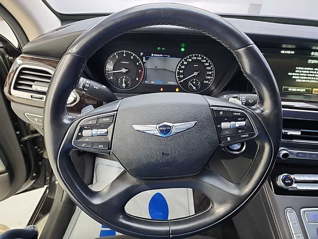 Genesis G90 - Vista 9