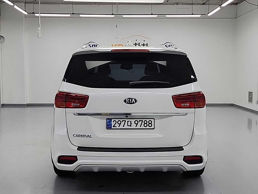 KIA Carnival - Vista 4