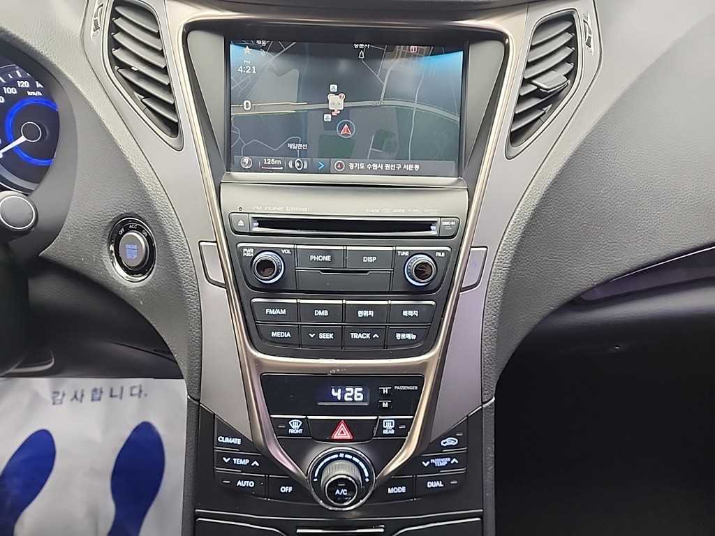 HYUNDAI Grandeur - Vista 10