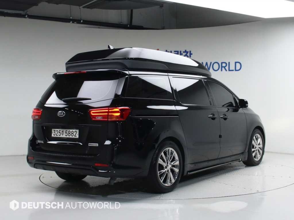 KIA Carnival - Vista 2