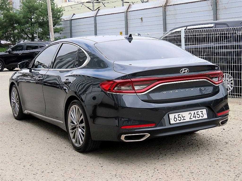 HYUNDAI Grandeur - Vista 3