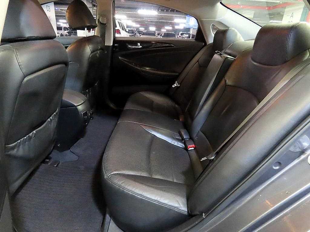 HYUNDAI Sonata - Vista 7